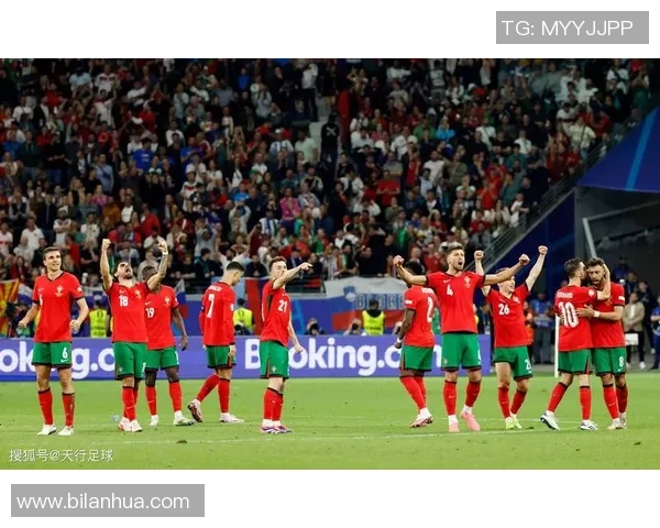 足球赛场激烈对决从球星登场顺序看如何影响比赛走向与胜负结果